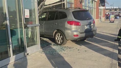Vehicle crashes into Prime Nails & Spa in Scarborough | newscentermaine.com