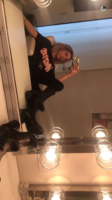 Amanda Amanda Steele Mirror Selfie Amanda