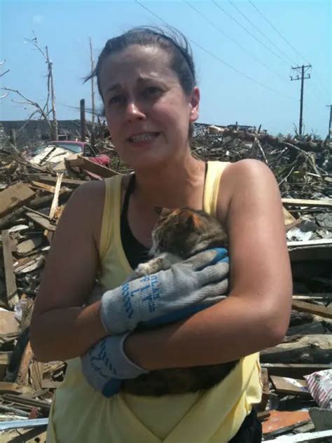 Joplin Tornado Woman Finds Cat Alive In Homes Debris 16 Days Later