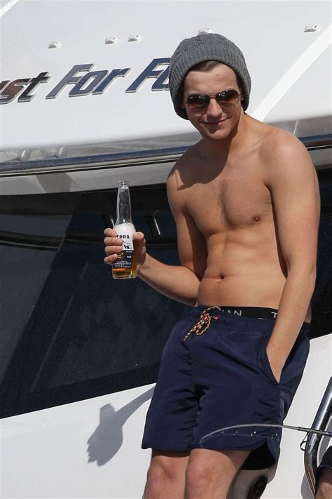 Louis Tomlinson One Direction Shirtless 1 Direction No Way Out