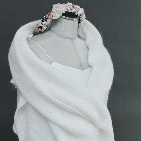Ich liebe schädel, schädelbesessenheit, schädelkleidung, schädelschmuck allen: Brautstola in Weiß, zum Brautkeid | Braut stola, Braut ...