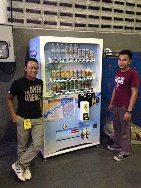 Antara perniagaan vending machine yang paling popular di malaysia adalah perniagaan vending machine air tin atau lebih dikenali sebagai mesin gedegang oleh sebagai pembeli kita mahukan yang terbaik untuk diri kita dan kita juga berhak untuk memilih serta membuatkan perbandingan harga. can vending machine malaysia