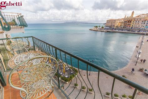 A porto santo stefano ti offriamo una vasta selezione di alloggi , che ad oggi conta su approssimativamente 180 case vacanze e appartamenti, con opzioni per tutti i gusti: PORTO SANTO STEFANO - via del Molo vendesi appartamento ...