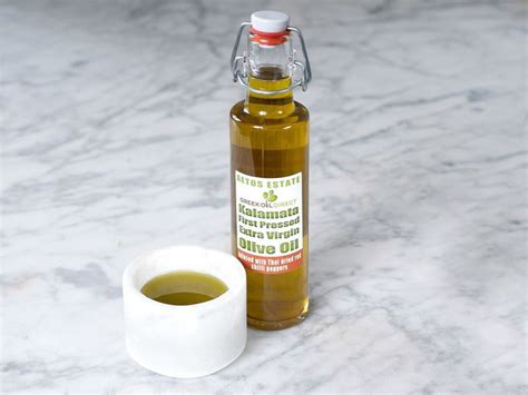 Extra Virgin Olive Oil Infused With Thai Dried Red Chilli Peppers
