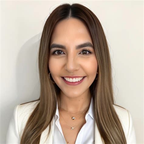 Jennifer Alejandra Morales Vega Marketing Project Manager Marathon