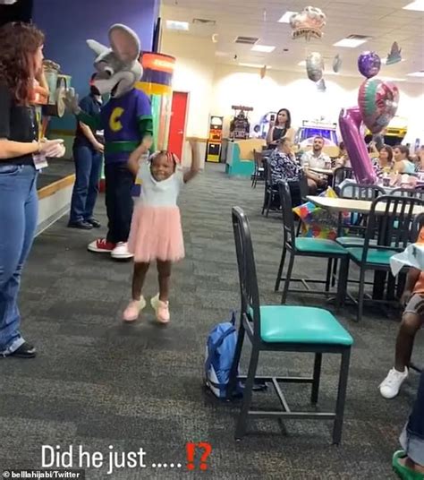 Mother Accuses Chuck E Cheese Employee Of Racism After Mascot Is