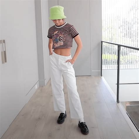 Emma Chamberlains Style Advice Favorite Outfits Summer 2021