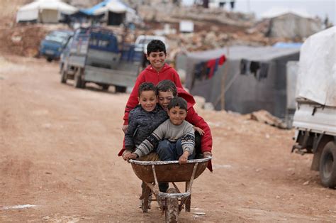 In Pictures Newly Displaced Syrian Children In Makeshift Camps Al