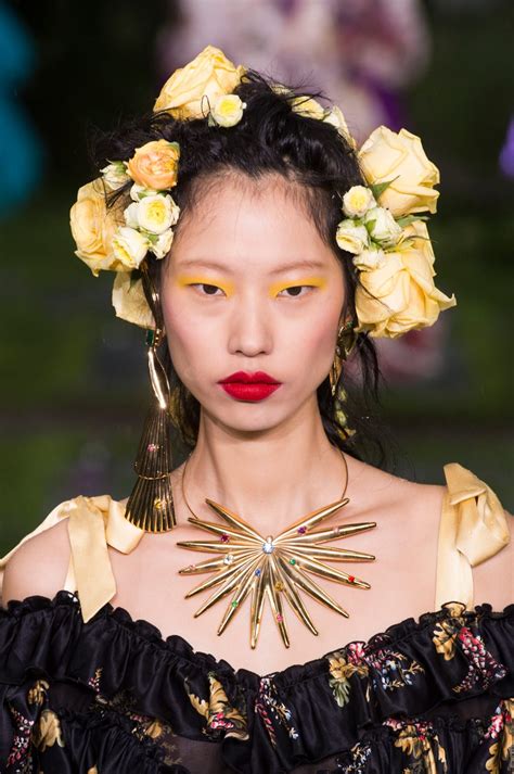6 Stand Out Beauty Trends From The New York Spring 2019