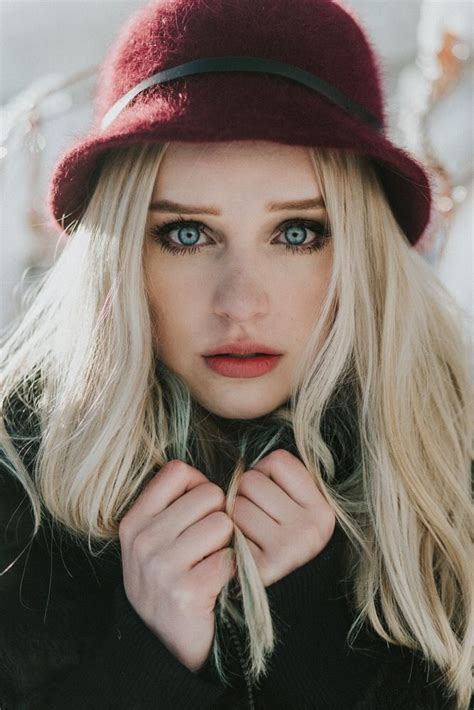 Model Teen Model Blonde White Snow Girl Freckles Beauty Winter Snow