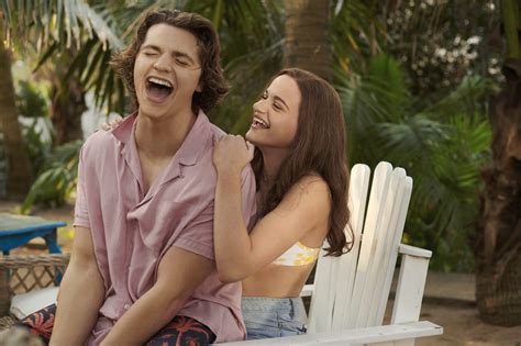 Watch Netflix Release Full Official Trailer For The Kissing Booth 3