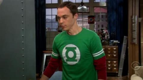 Le T Shirt Green Lantern De Sheldon Cooper Jim Parsons Dans The Big