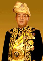 Hisamuddin alam shah — est un homme politique malais (13 mai 1898 1er septembre 1960), yang di pertuan agong de malaisie du 1er avril 1960 à sa salahuddin abdul aziz shah — ▪ 2002 tuanku salahuddin abdul aziz shah ibni al marhum sultan hisamuddin alam shah malaysian monarch (b. mnidotcom...: (BERGAMBAR) SENARAI 14 ORANG YANG DIPERTUAN ...