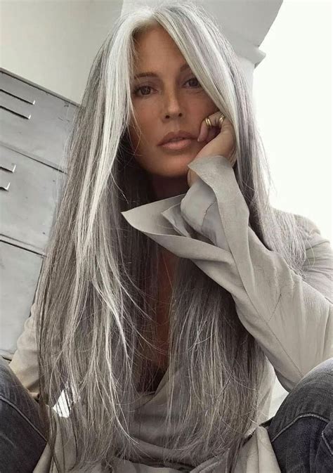 Beautiful Gray Hair Beautiful Women Over 50 Beautiful Old Woman