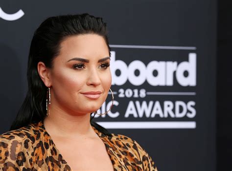 Singer Demi Lovato Comes Out As Nonbinary The Washington Post