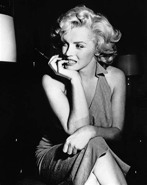Famous for playing comedic blonde bombshell characters. "Она была лучше во всем": как выглядела дублёрша Мэрилин ...