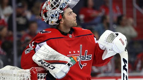 He grew and flourished with the washington capitals as the seasons went by, eventually helping the team to its first stanley. Braden Holtby possède un coeur en or ! - Le 7e Match