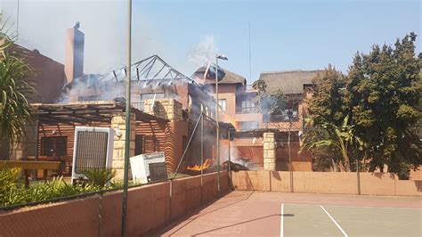 Sunninghill Fire Destroys Numerous Townhouses