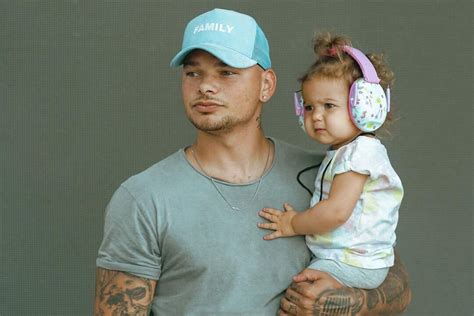 Kane Brown Receives Special Visit From Daughter Kingsley 20 Months On