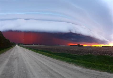 A Terrifying Bloody Shelf Cloud Over Rochester Minnesota Wow In