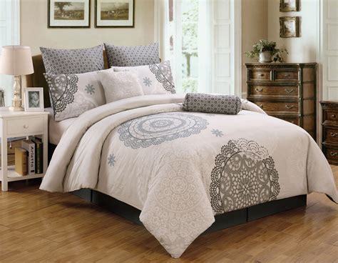 Quilts and comforters bring warmth and decor to your bedrooms. California King Bed Comforter Sets Bringing Refinement in ...