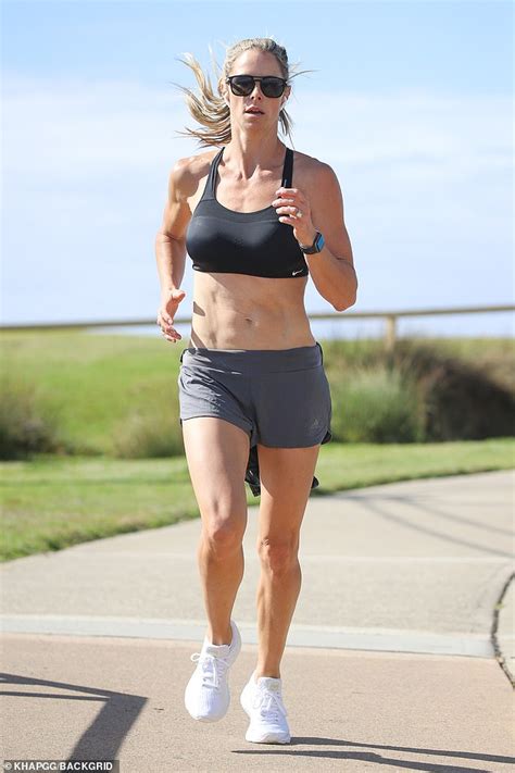 Sas Star Candice Warner Shows Off Her Incredible Abs While Running In