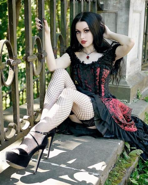 Goth Beauty Dark Beauty Steampunk Fashion Gothic Fashion Women With