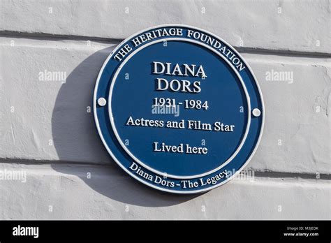 London Uk 11th Feb 2018 A Blue Plaque To Commemorate Diana Dors Is Unveiled Her Former Home