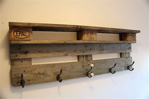 Beim eigenbau einer garderobe können sie den vorhandenen platz optimal nutzen und ihrem möbelstück. Garderobe selber bauen - handwerkertipps - einfach erklärt