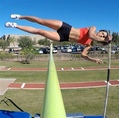 Female Pole Vaulter Photo Changed Everything Allison Stokke Was An Online Sensation But Where