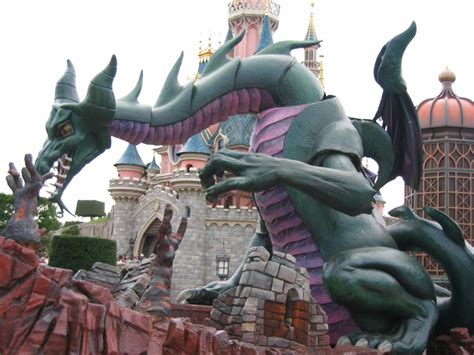 Fire Breathing Dragon Catches On Fire At Disney World Parade Disney