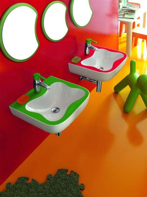 Whether you want inspiration for planning a kids' bathroom renovation or are building a designer bathroom from scratch, houzz has 47,382 images from the best designers, decorators, and architects in the country, including kimball modern design + interiors and christie hausmann design. 15 Best Colorful Kids Bathroom Design Ideas