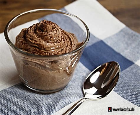 Most of these will also provide you with some calcium and protein and so is a more nutritious option than chocolate. Cremiges Keto Schoko Dessert Low-Carb Rezept | Recipe ...