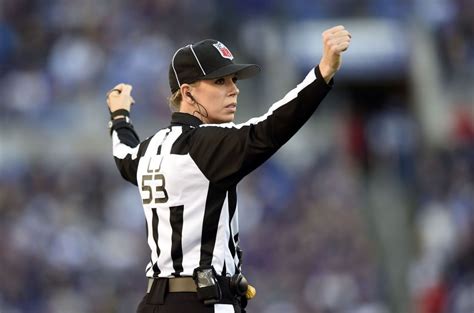 Sarah Thomas Makes History As First Woman To Officiate Nfl Playoff Game Minnesota Vikings Game
