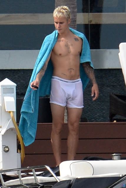 Justin Bieber En Boxer Mojado Durante Sus Vacaciones En Miami Julio 2016 El Blog De Akío