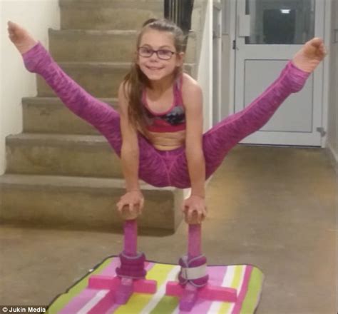 Young Gymnast Performs Mind Blowing Contortionist Routine Daily Mail Online