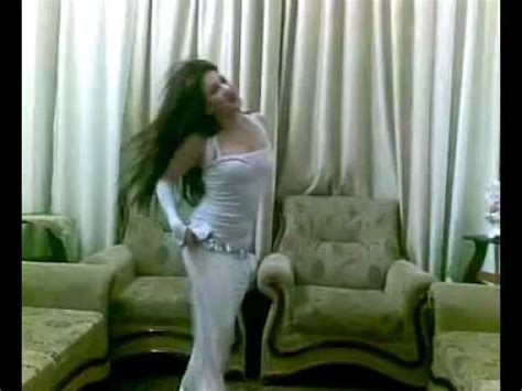 عربية ساخنة تمارس أسخن رقص عارى وتهز ردفيها الجميلين. ‫رقص يمني صنعاني‬‎ - YouTube
