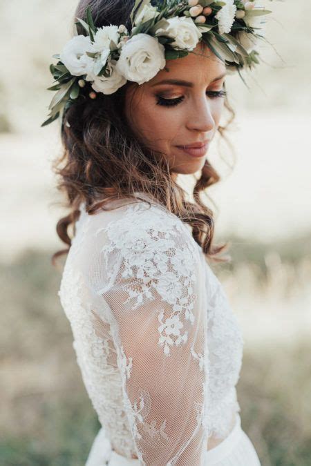 Stunning 70 Flower Crowns Wedding For Bride Ideas White Flower Crown