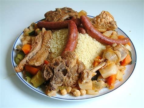 Son concept à la fois moderne et traditionnel. Couscous royal, j'adore ce plat car il est plein de goût ...