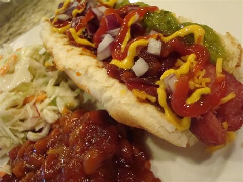 This comforting, economical, easy to make hot dog casserole with beans, green bell pepper, onions, and cheese is sure to be a hit with the whole family! Kitchen Centsability : Hot Dogs, Baked Beans and Cole Slaw