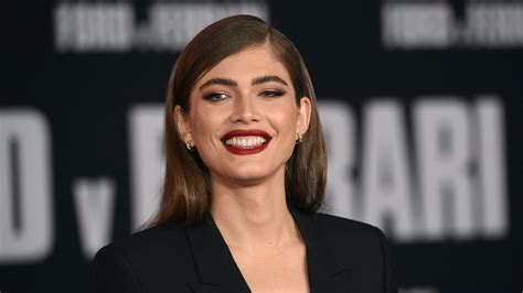 Valentina Sampaio Is The First Transgender Model For Sports Illustrated The New York Times