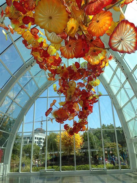 Blown Glass Artist Chihuly 2021 Prestastyle