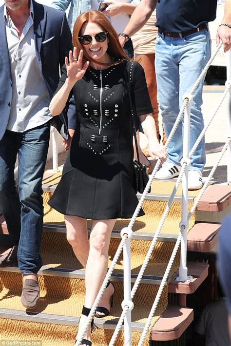Julianne Moore Shows Off Her Svelte Legs At Cannes Party Daily Mail