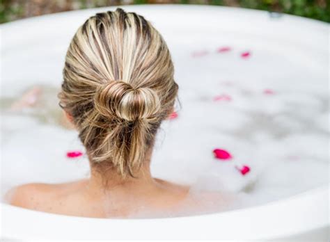 3 Ways To De Stress After A Day In The Office Using A Hot Tub Fashion