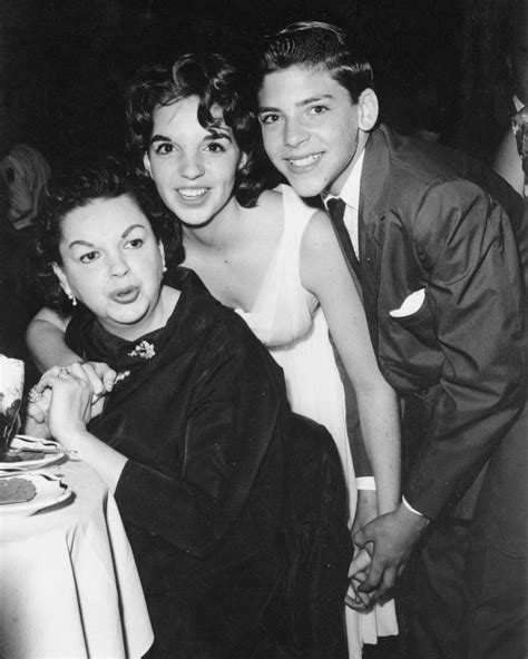 Judy Garland With Her Daughter Liza Minnelli And Son Joseph Luft Judy