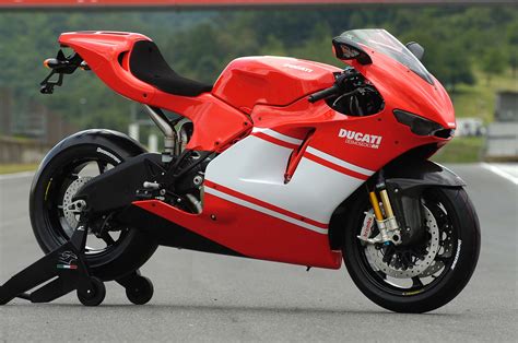 ducati desmosedici rr the original ducati v4 superbike asphalt and rubber