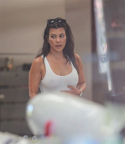 Kourtney Kardashian Showed Her Tits In LA The Fappening