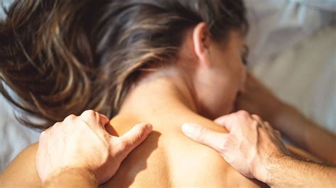 Massage Sensuel Mode D Emploi Pr Cautions Bienfaits Pour Le Couple