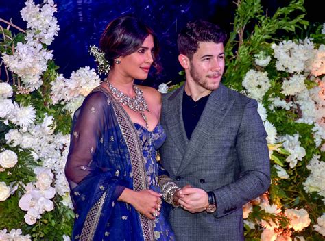Mais Uma Celebração De Priyanka Chopra E Nick Jonas Relembre Os Seus Looks