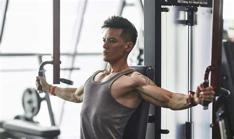 7 Best Chest Workouts For Strong Pectoral Muscle Starmark